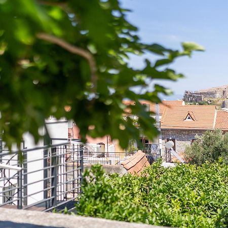 Spacious Home With Yard, Mytilene Lesvos Buitenkant foto