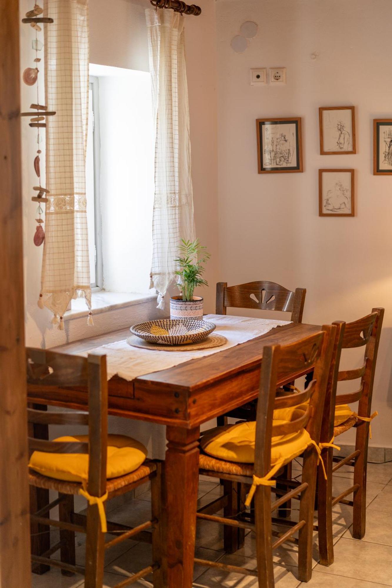 Spacious Home With Yard, Mytilene Lesvos Buitenkant foto