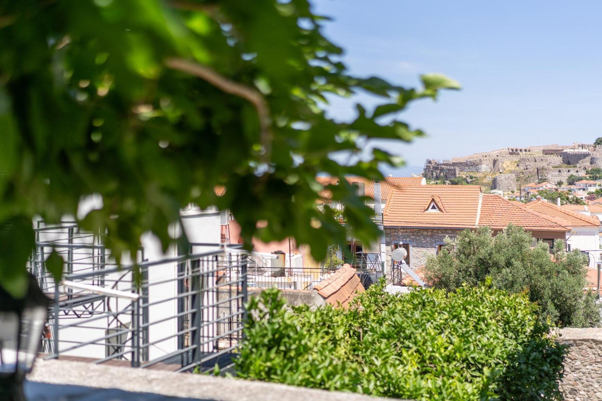 Spacious Home With Yard, Mytilene Lesvos Buitenkant foto