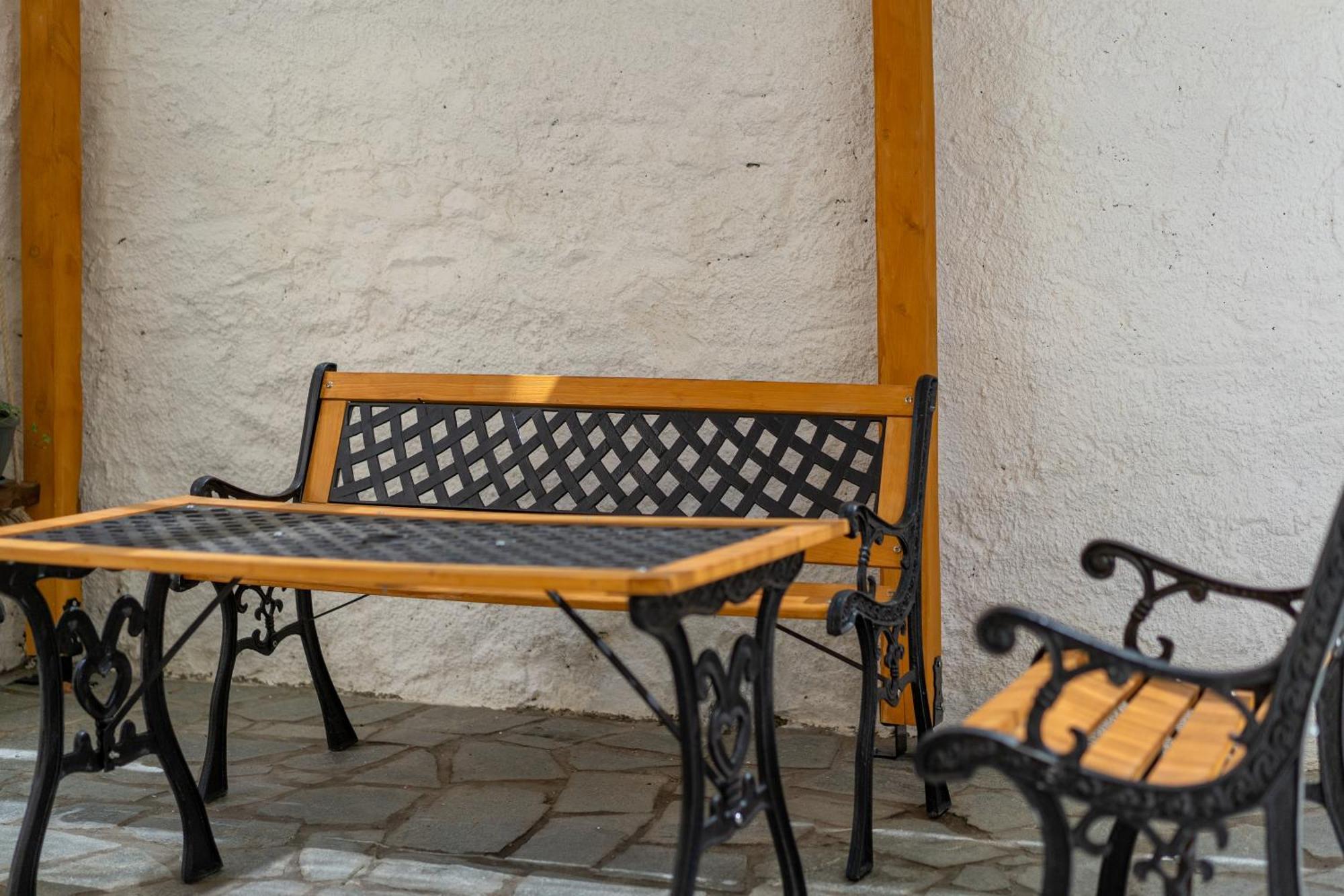 Spacious Home With Yard, Mytilene Lesvos Buitenkant foto