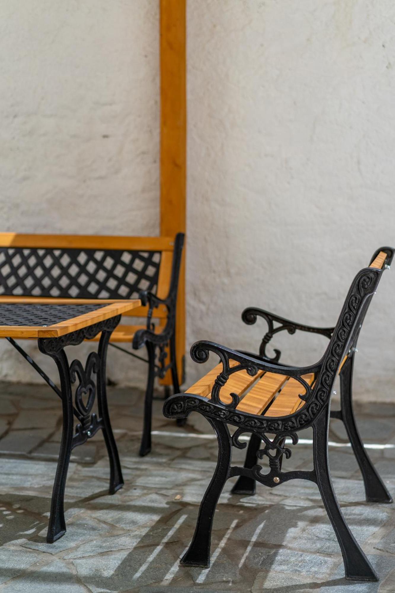 Spacious Home With Yard, Mytilene Lesvos Buitenkant foto
