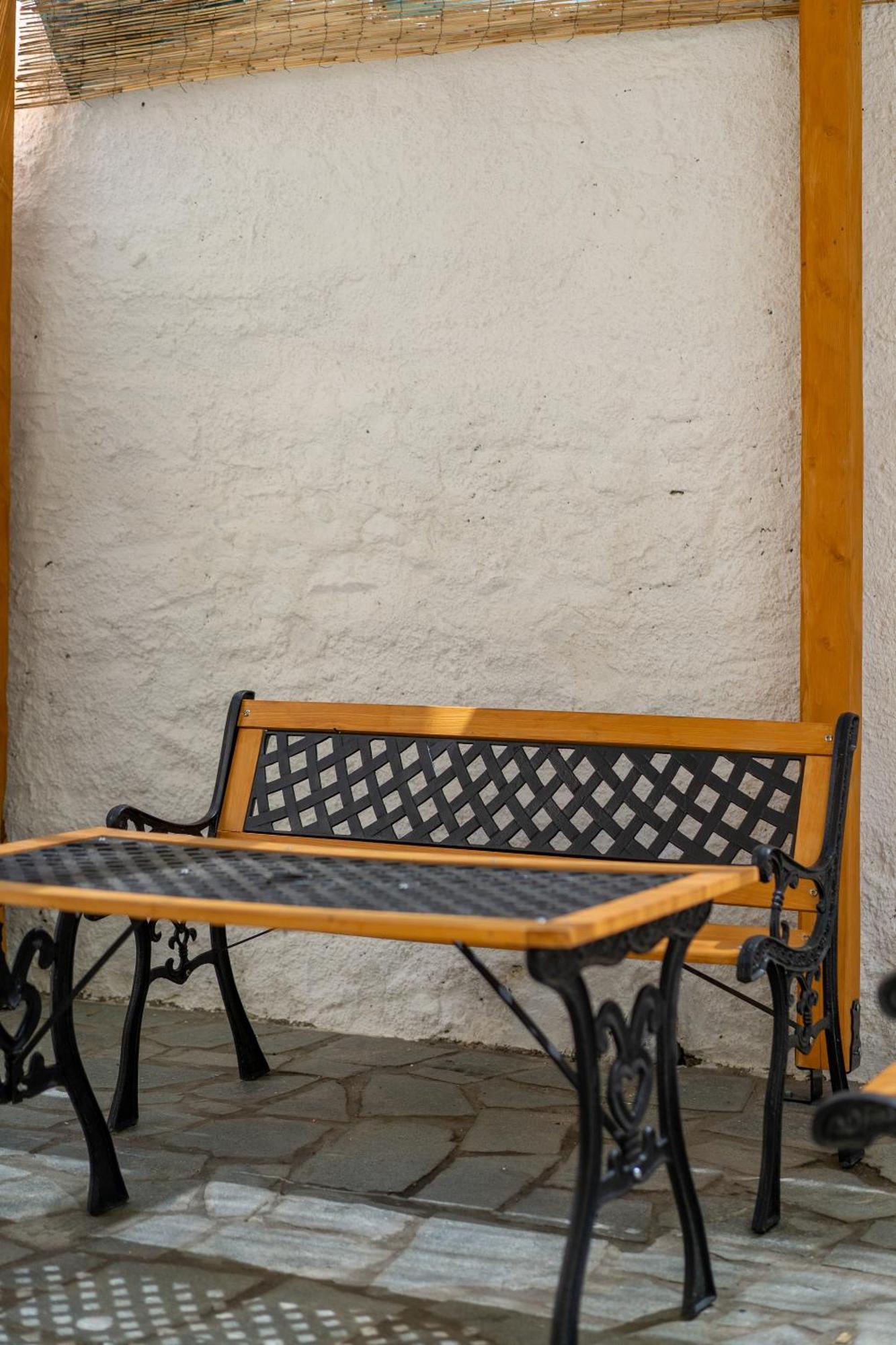 Spacious Home With Yard, Mytilene Lesvos Buitenkant foto