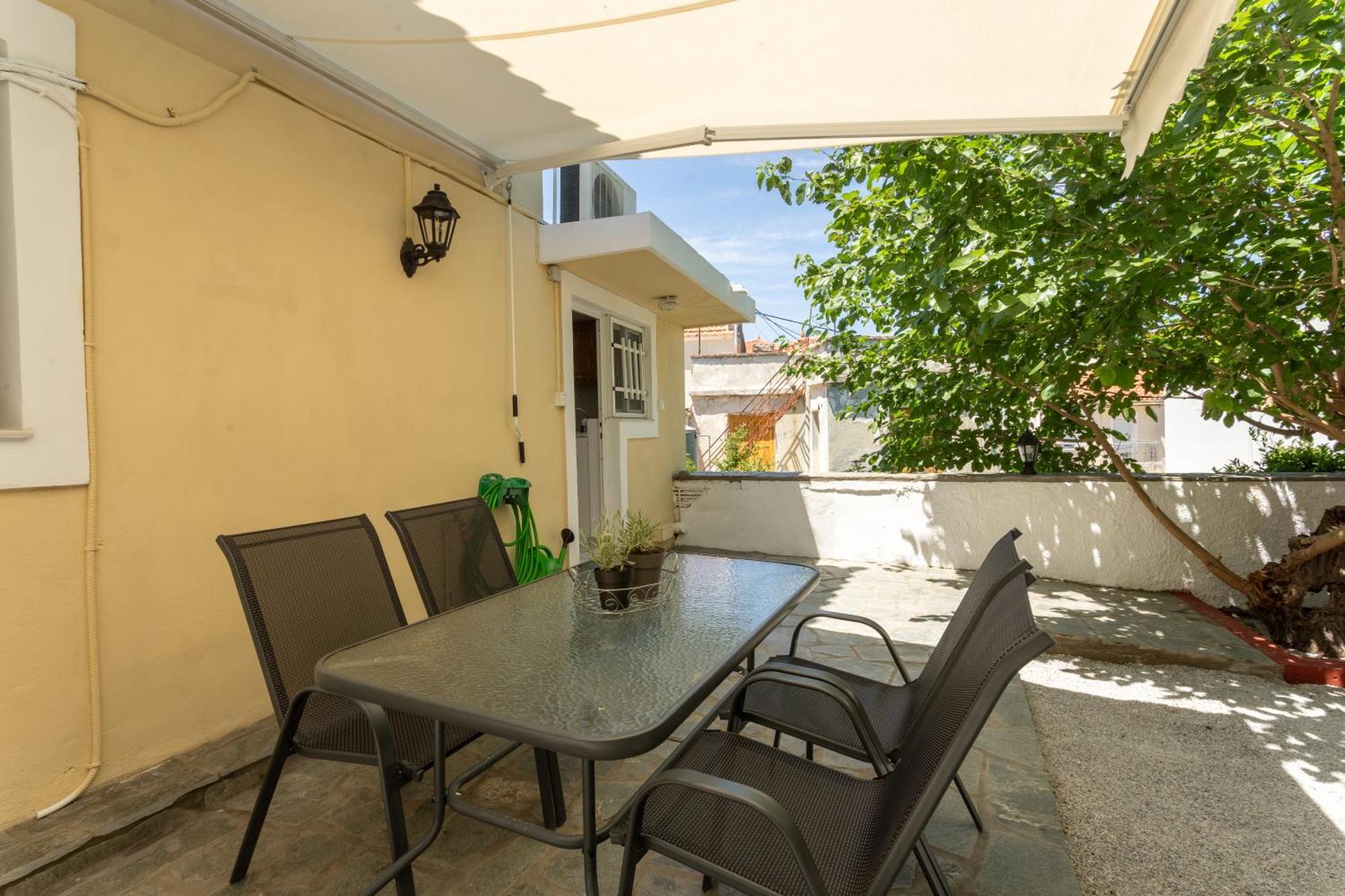 Spacious Home With Yard, Mytilene Lesvos Buitenkant foto