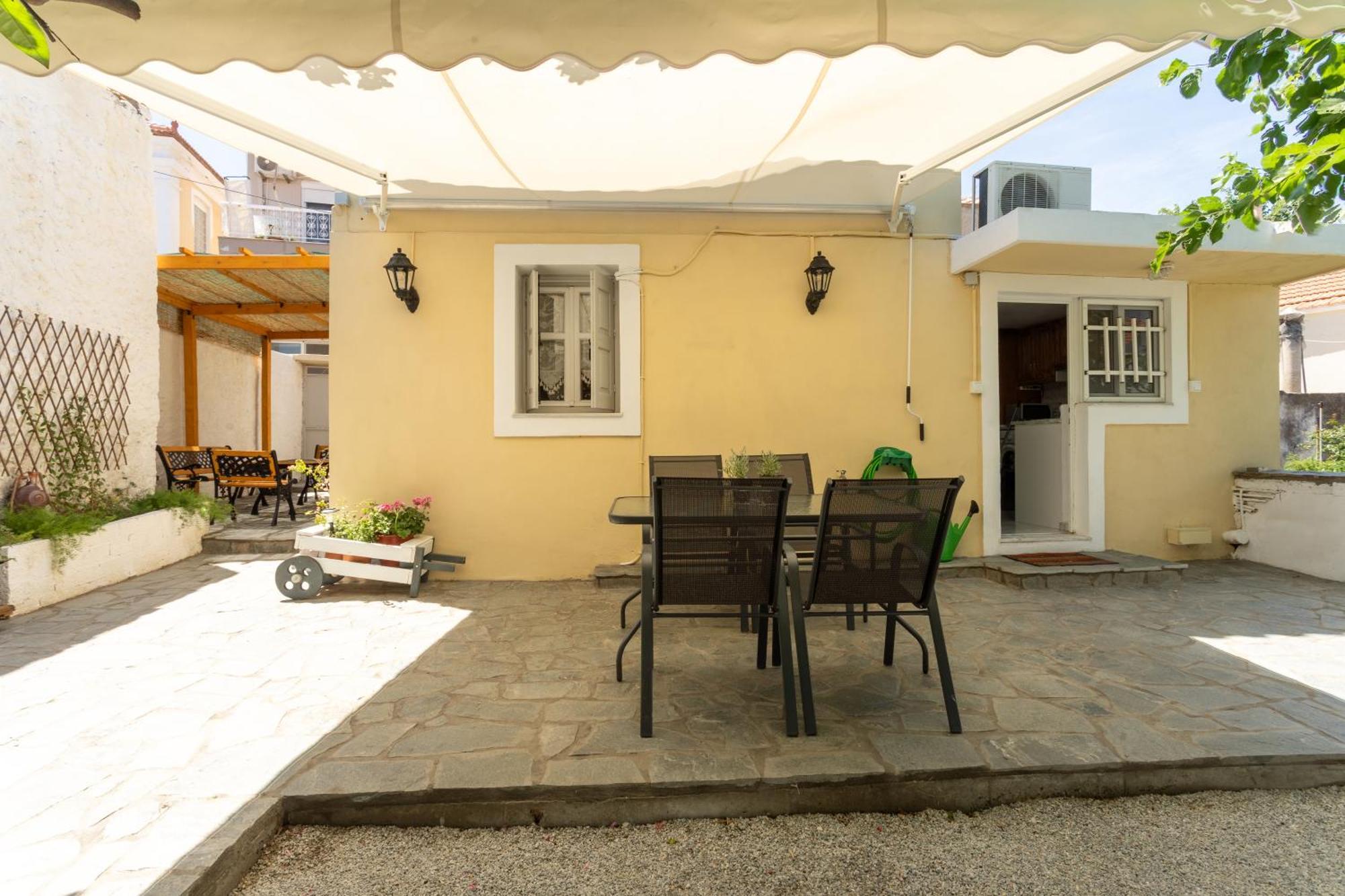Spacious Home With Yard, Mytilene Lesvos Buitenkant foto
